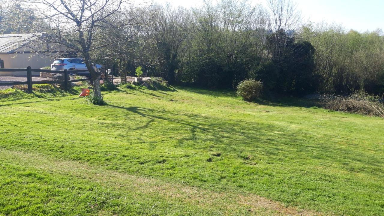 Le Petit Bois Normand Hotel Champ-du-Boult Bagian luar foto
