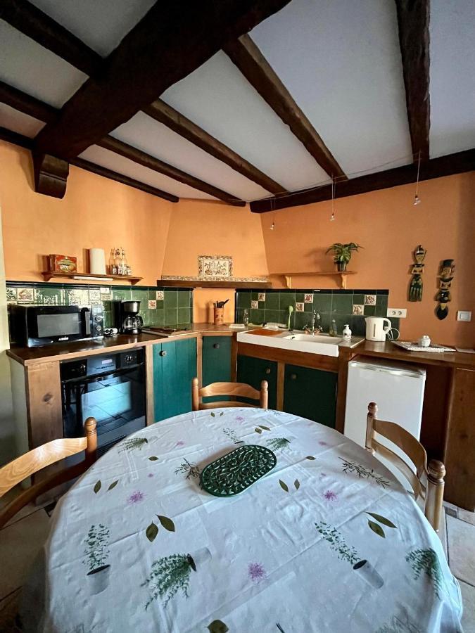 Le Petit Bois Normand Hotel Champ-du-Boult Bagian luar foto
